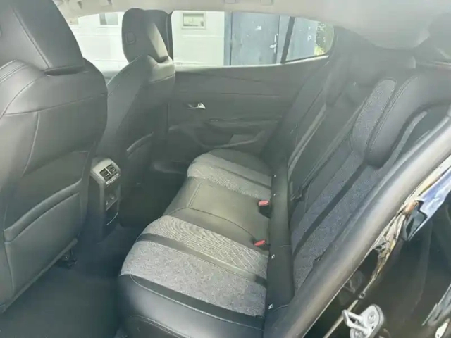 Peugeot 408 phev 180 e-eat8 allure — photo 23
