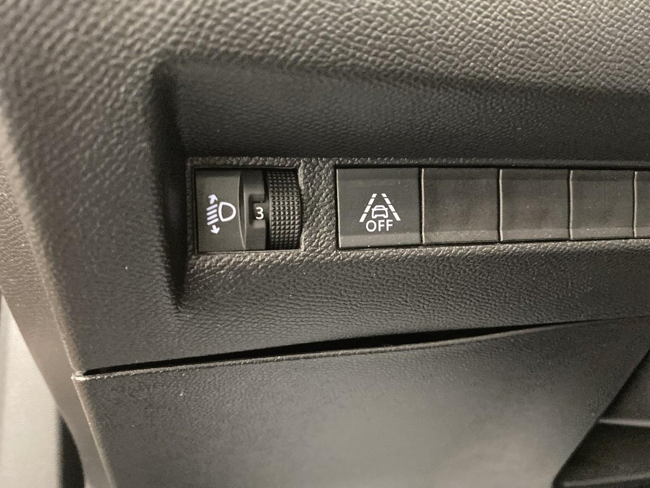 Peugeot 2008 puretech 130 s&s eat8 style — photo 19