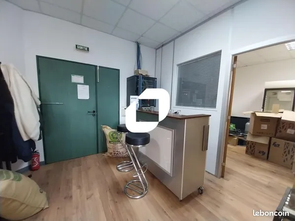 Local d'activité 167 m²