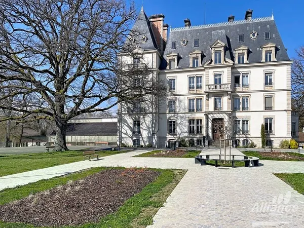 RDC Bien de prestige en château 220 m2 aux prestations h