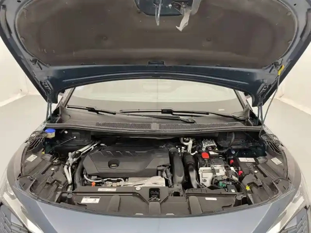Peugeot 3008 hybrid4 300 e-eat8 — photo 21