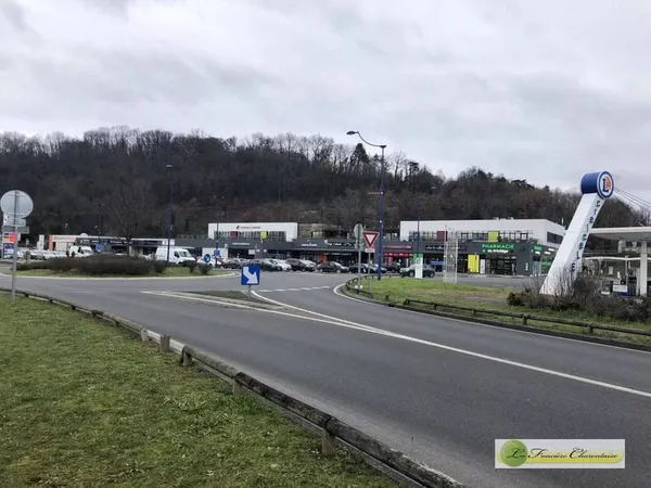 Local commercial 297 m²