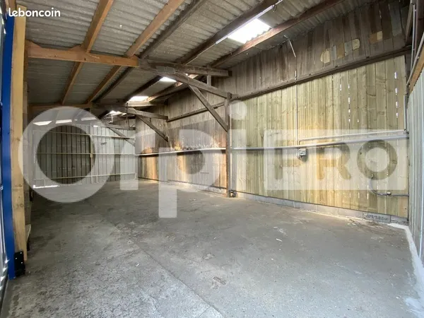 Local d'activité 83 m²