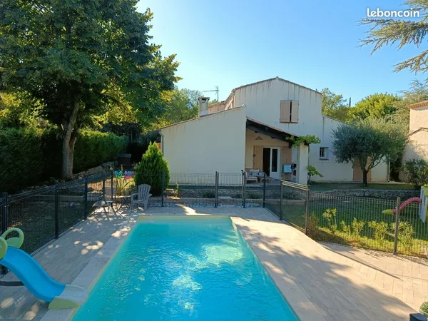 Maison familiale avec piscine au calme