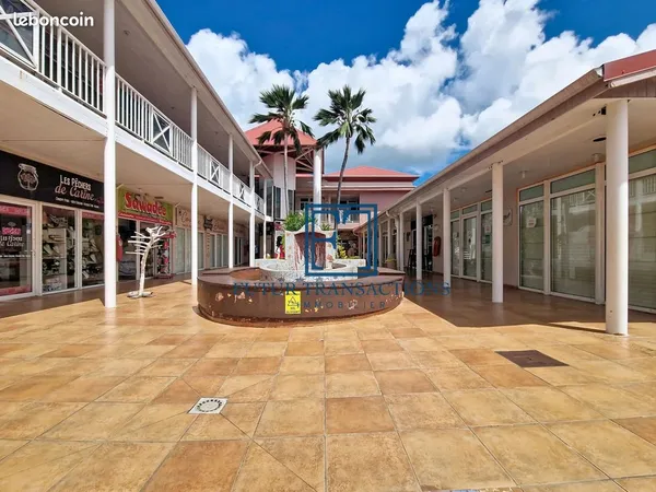 Local commercial, prêt-à-porter 49 m² Saint-François
