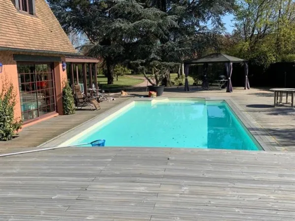 Maison de charme 5 chambres avec piscine et sauna. Calme.