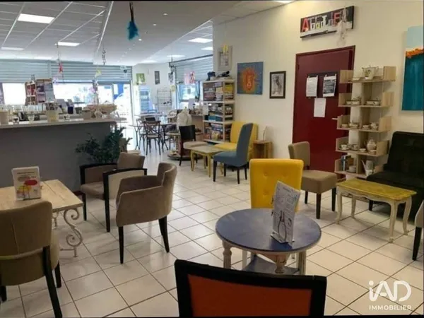 Boutique 2 pièces 180 m²