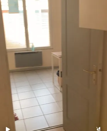 STUDIO ou LOCAL PROFESSIONNEL de 28 m2 lumineux Chalons Centre LIBRE en janvier 2027