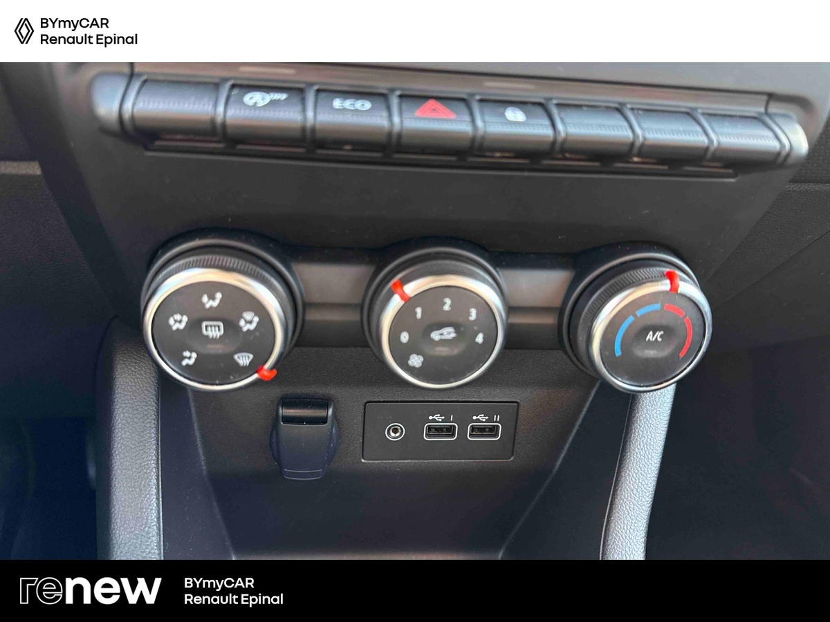 Renault Clio TCe 90 — photo 21