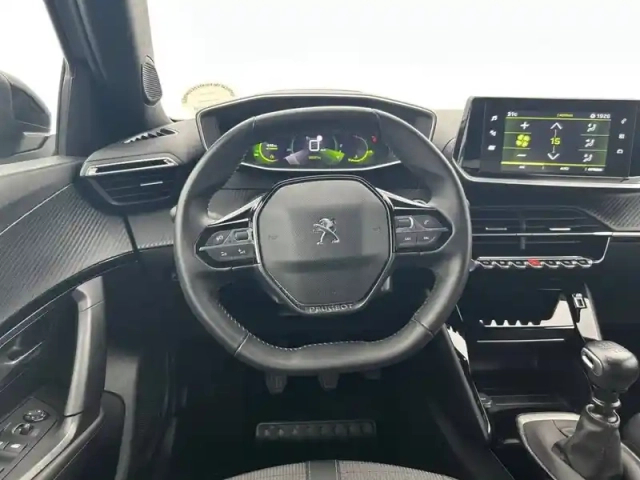Peugeot 2008 puretech 130 s&amp;s bvm6 — photo 9