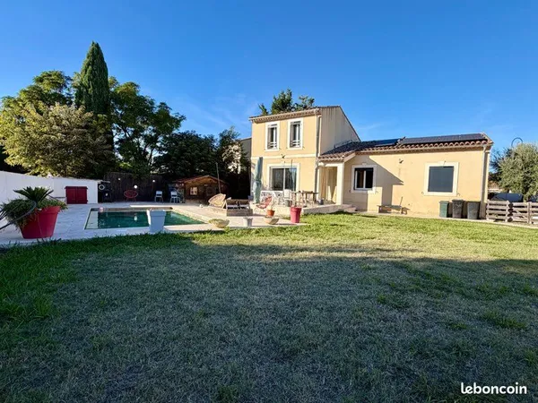 ARAMON - Villa 138 m² - DPE A - Piscine - Garage - Terrain 750 m²