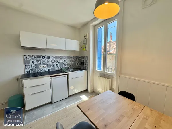 T1 meublé & équipé rénové - Locataire en place - DPE C, Clim & PAC - Crêt de Roch