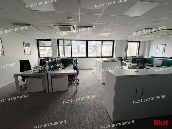 Bureaux 216 m²