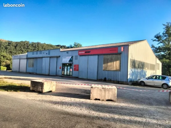 Entrepôt - garage - local