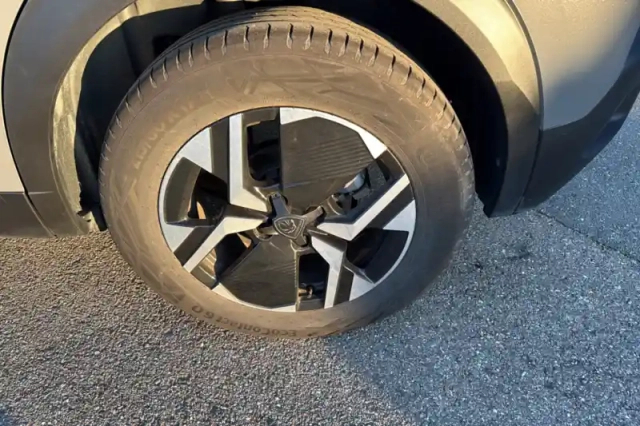 Peugeot 2008 hybrid 145 e-dcs6 — photo 60