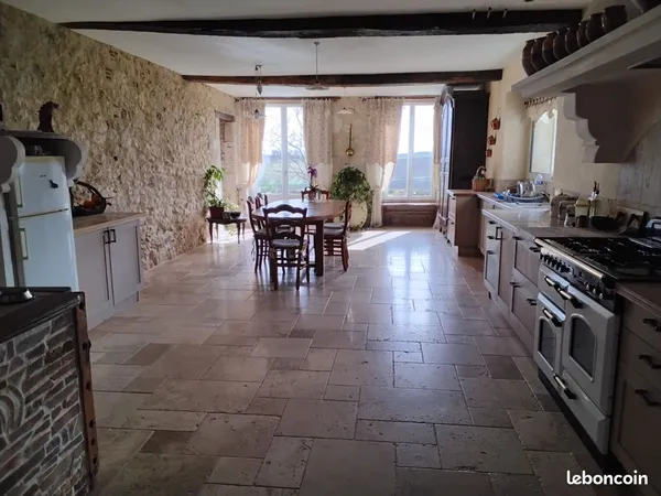 Maison en campagne avec terres