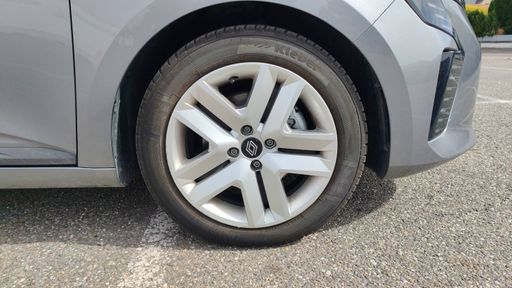 Renault Clio 1.6 E-Tech 140 Hybride BVA6 - Evolution – 2024 – 27580 km – Hybride essence – Boîte Automatique — photo 17