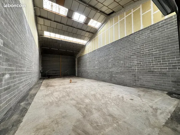 LOCAUX D'ACTIVITÉ À VENDRE - RONCHIN (59790)14 rue Chalant