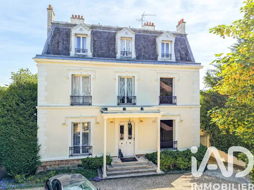 Propriété 11 pièces 323 m²