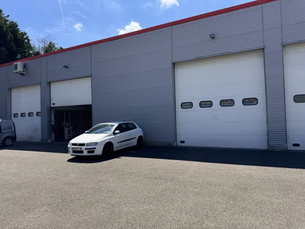 Local d'activité 1200 m²