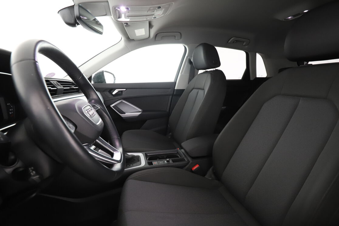 Audi Q3 35 TFSI S Tronic 7 — photo 9