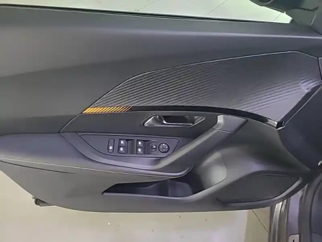 Peugeot 2008 puretech 130 s&amp;s eat8 — photo 69