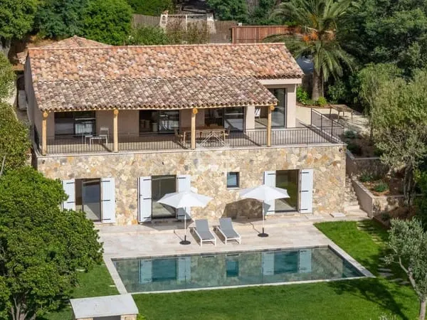 Villa 6 pièces 155 m²
