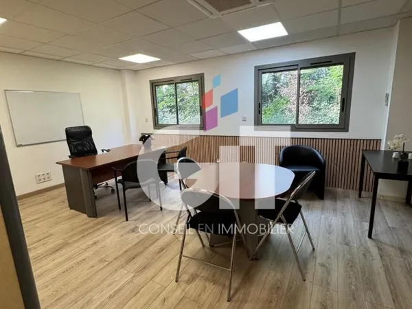 Bureau 160 m²