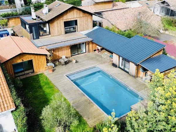 Villa 6 pièces 200 m²