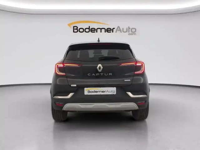 Renault Captur e-tech plug-in 160 — photo 199