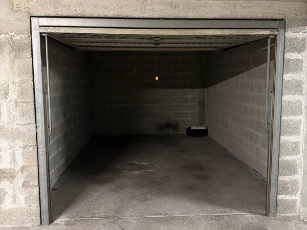Garage / box 20m2 en sous-sol
