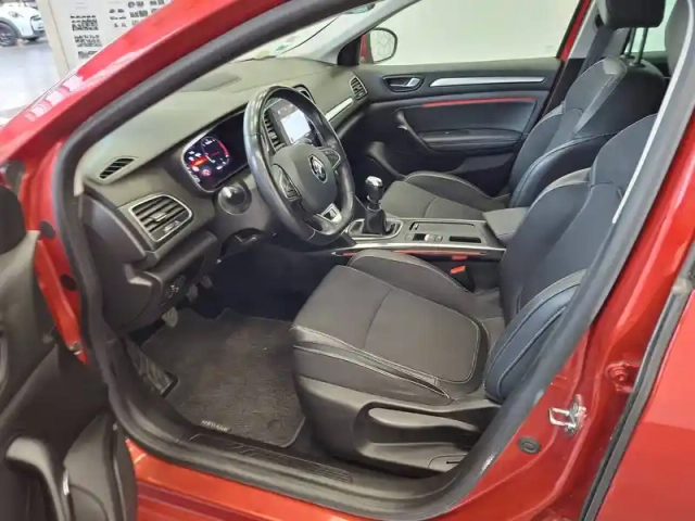 Renault Megane mégane iv berline blue dci 115 — photo 10