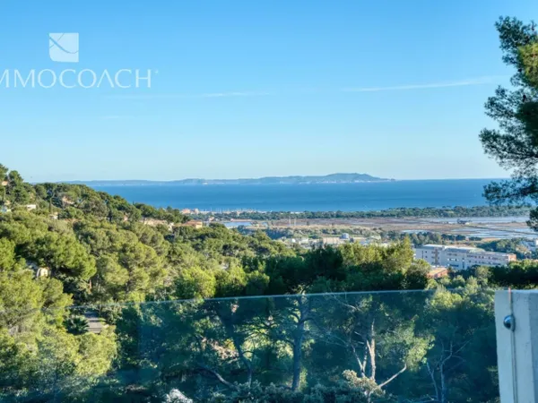 Hyères : Villa vue mer dans un environnement privilégié