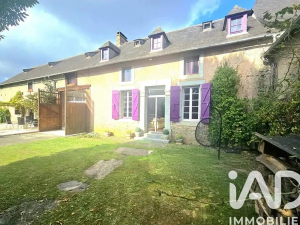 Maison 8 pièces 253 m²
