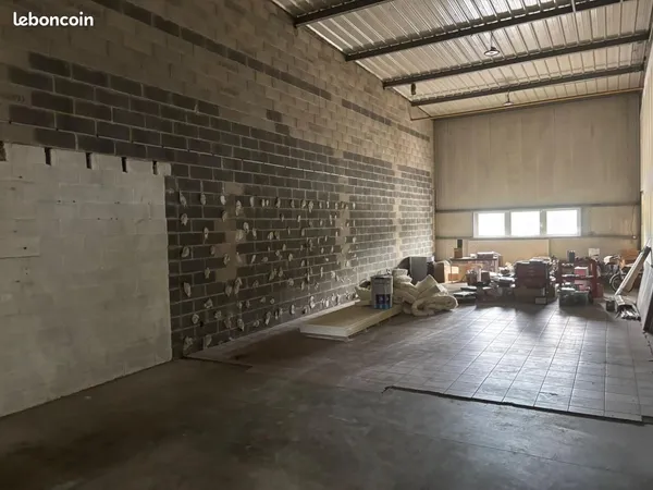 Local industriel 188 m²