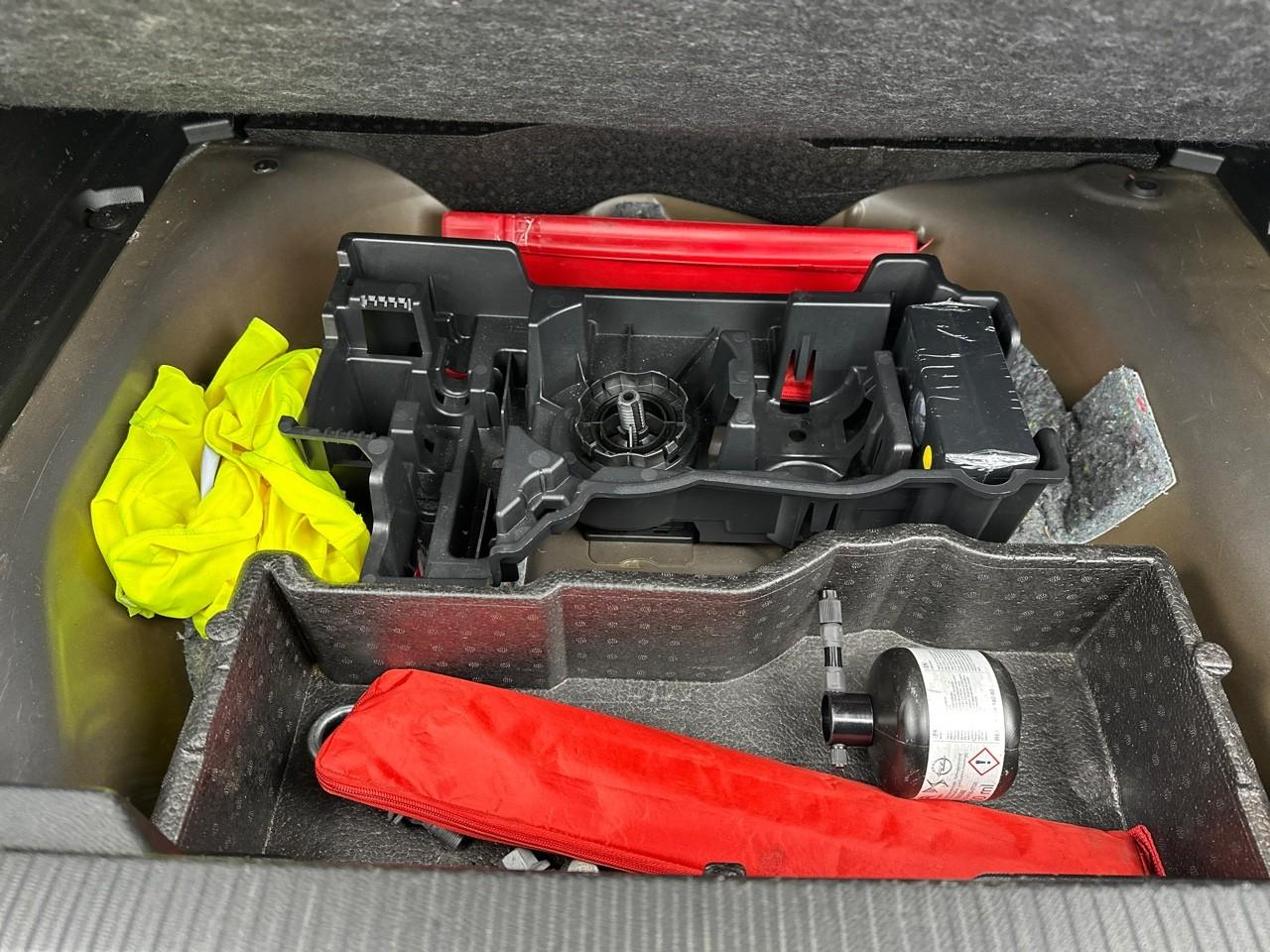 Peugeot 2008 puretech 130 s&s bvm6 allure pack — photo 37
