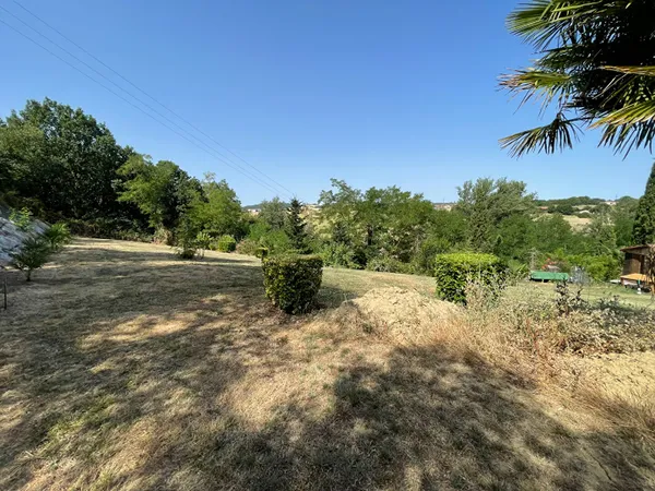Terrain 1381 m²