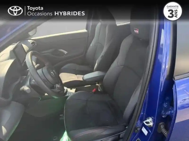 Toyota Yaris cross 116h gr sport my22 — photo 11