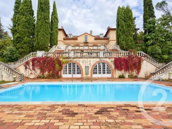 Maison 6 pièces 250 m²