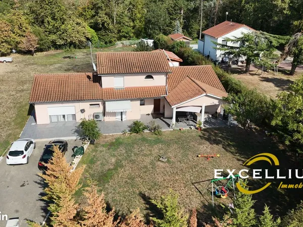 Maison 7 pièces 210 m²