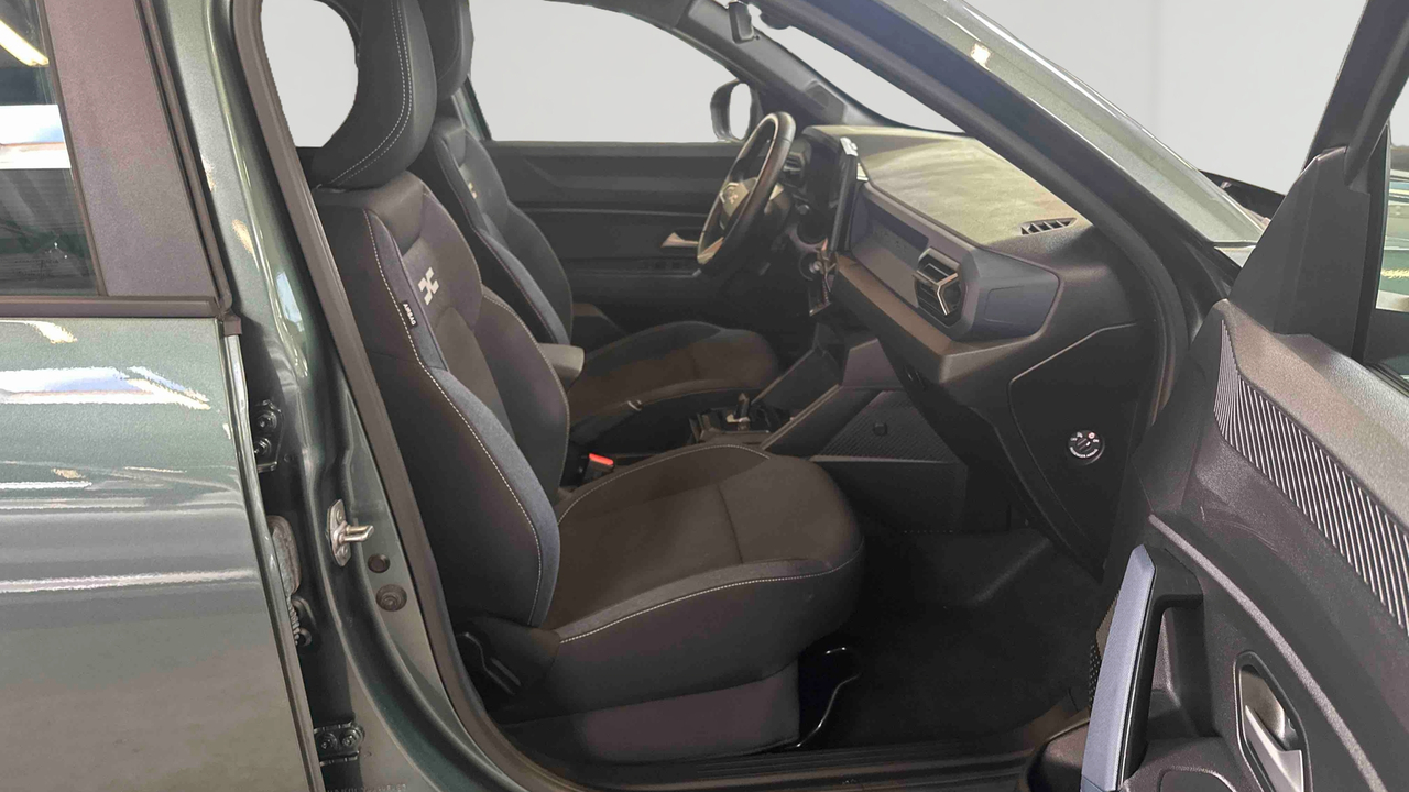 Dacia Duster Hybrid 140 — photo 32