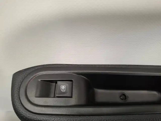 Renault Twingo iii e-tech — photo 18