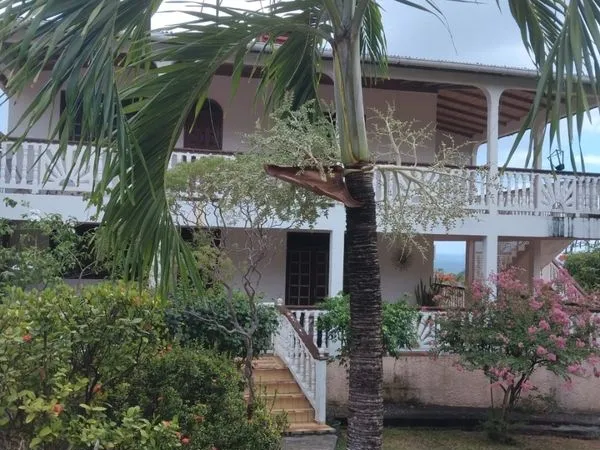 À louer - Grand appartement F4 de 128 m² avec vue mer - Pointe-Noire (Guadeloupe)