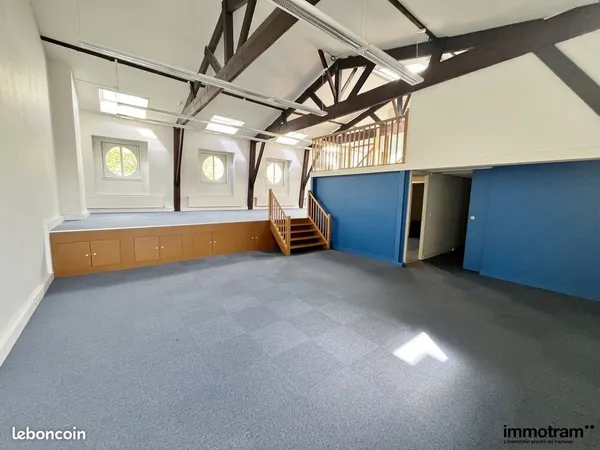 Loft 4 pièces 145 m²
