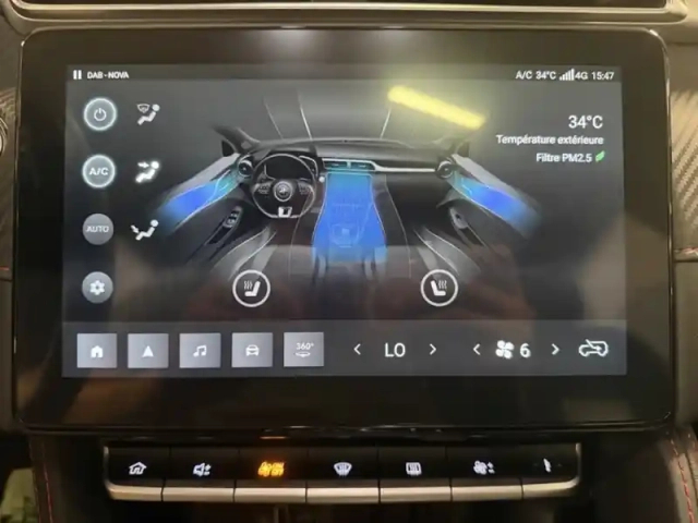 Mg Zs luxury — photo 14