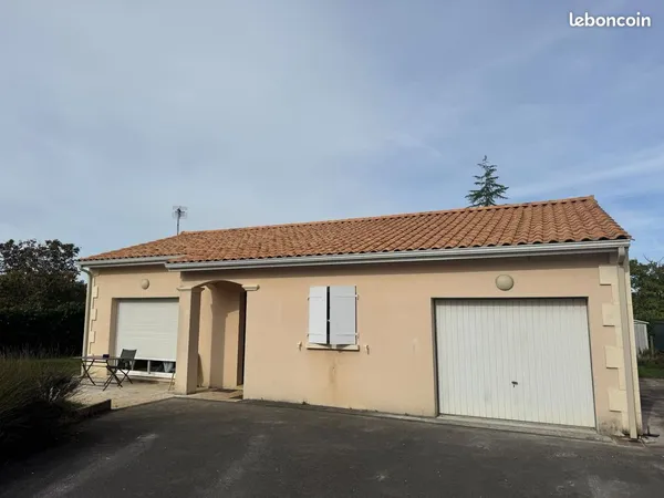 Maison Location Vœuil-et-Giget 3p 80m² 850€