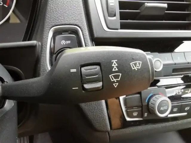 Bmw Autre 118d urbanchic 2.0 150 ch step — photo 17