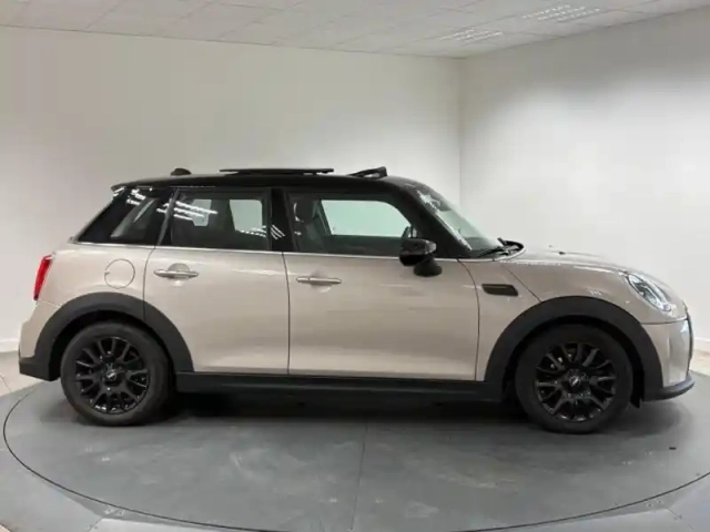 Mini Mini 5 portes cooper 136ch edition premium plus bva7 — photo 4