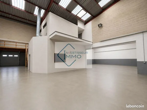 Local d'activité 236 m²