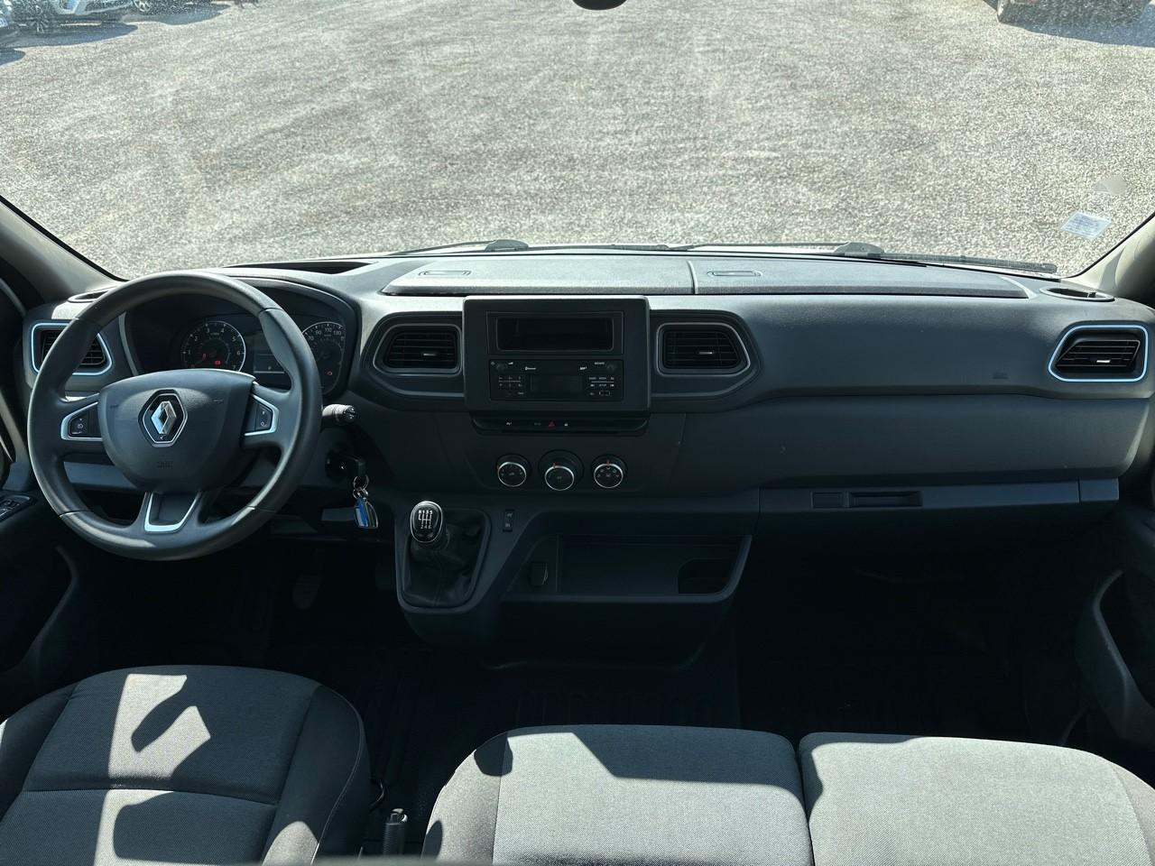 Renault Master ca trac f3300 l2h2 dci 135 grand confort — photo 11